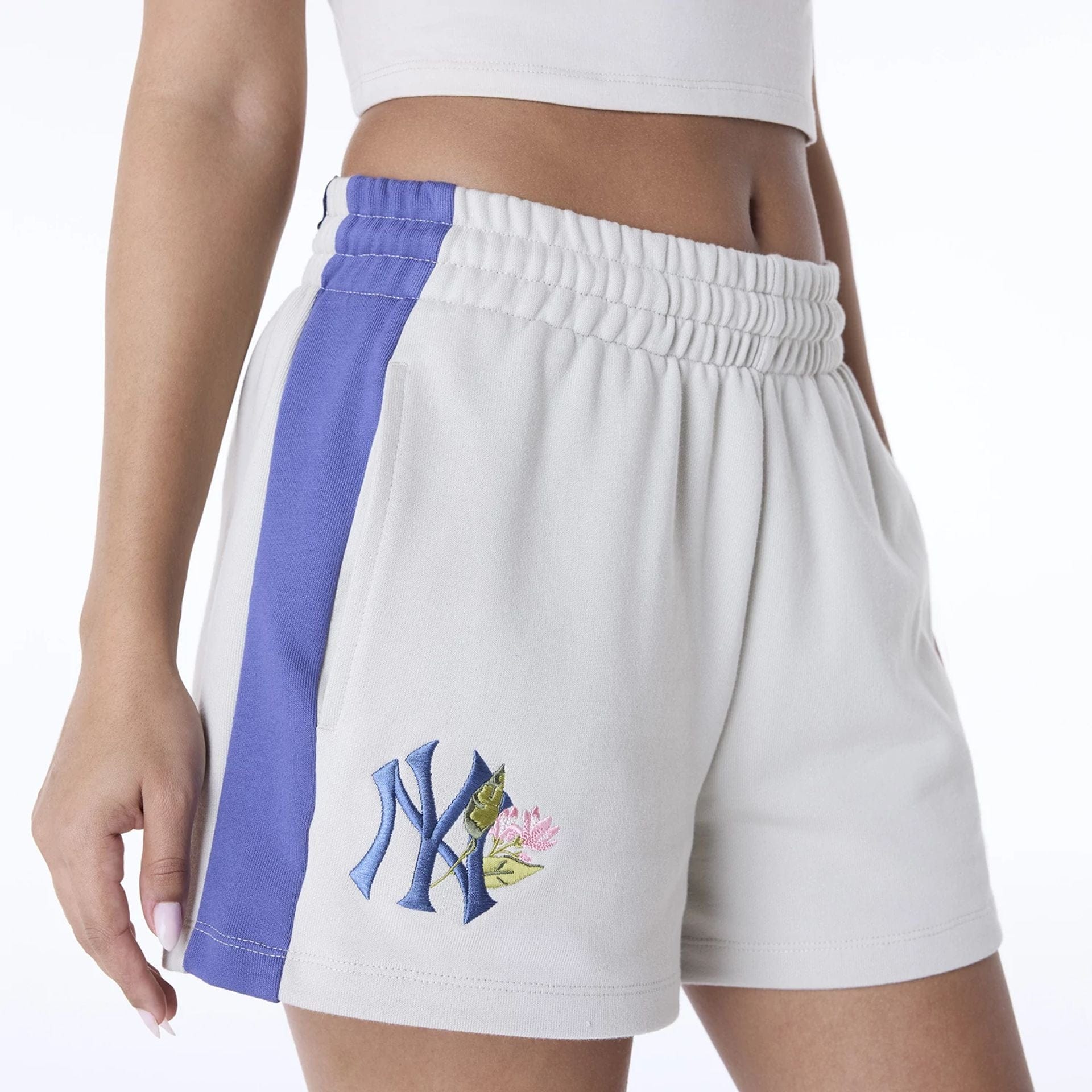 New York Yankees Womens MLB Floral Cream Shorts